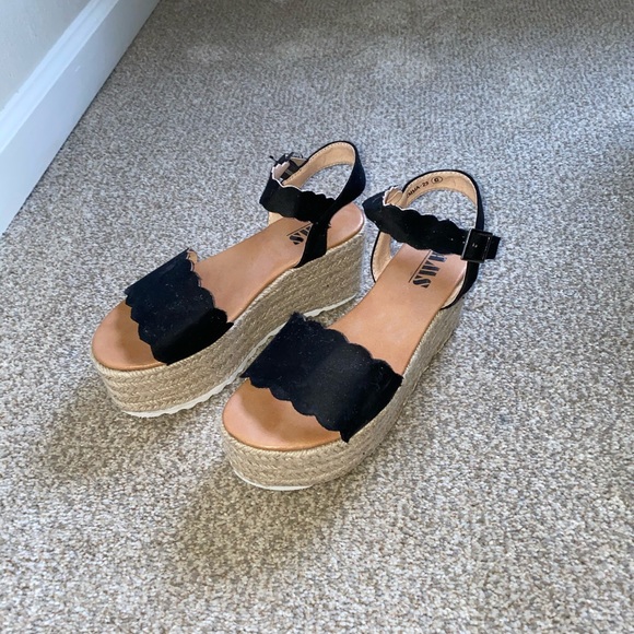 Espadrilles - Picture 2 of 6